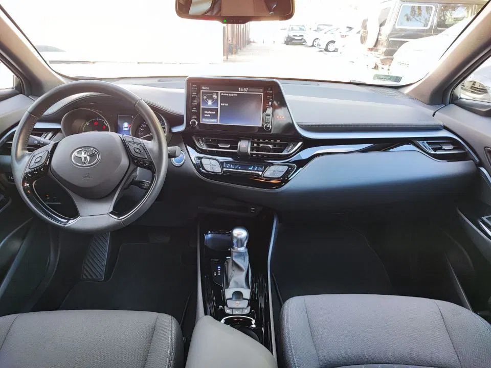 Toyota C-HR hybrid, automat
