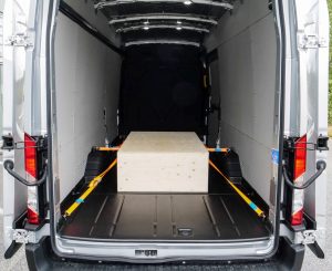 Ford-Transit-przestrzeń-ładunkowa-300x245