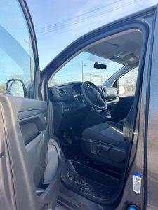 wypożyczalnia-busów-wieloosobowych-225x300