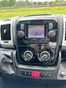 wynajem-dostawczego-maxa-225x300